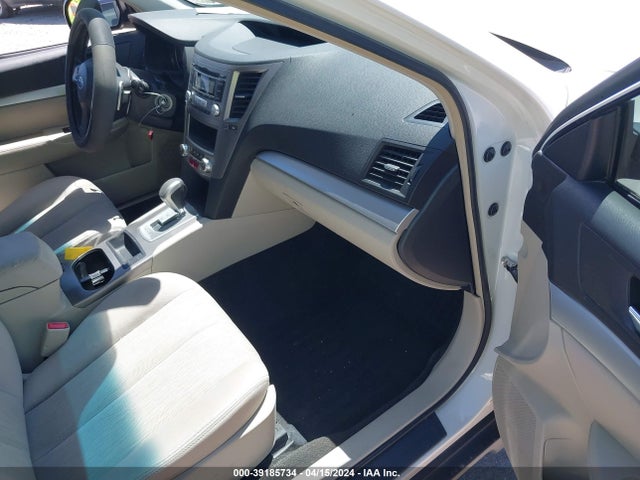 Subaru Outback 2.5i 2014 4S4BRBAC2E3324135 Image 5