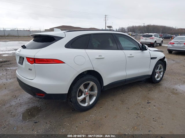 2017 JAGUAR F-PACE SADCJ2BN0HA498225 Photo 3