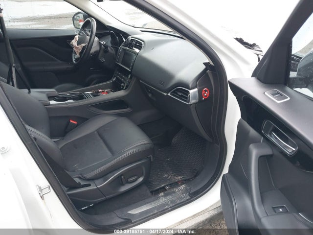 2017 JAGUAR F-PACE SADCJ2BN0HA498225 Photo 4