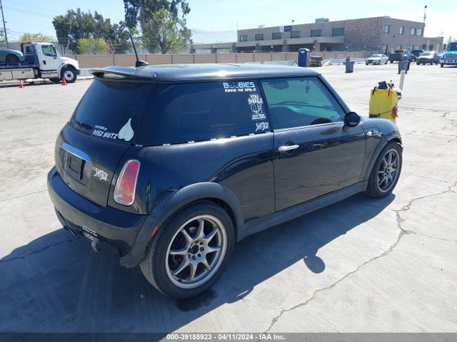 2006 MINI COOPER S WMWRE335X6TJ37680 Photo 3