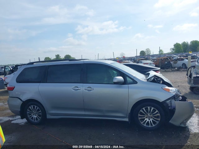 Toyota SIENNA XLE 2020 5TDYZ3DC2LS082474 Image 13
