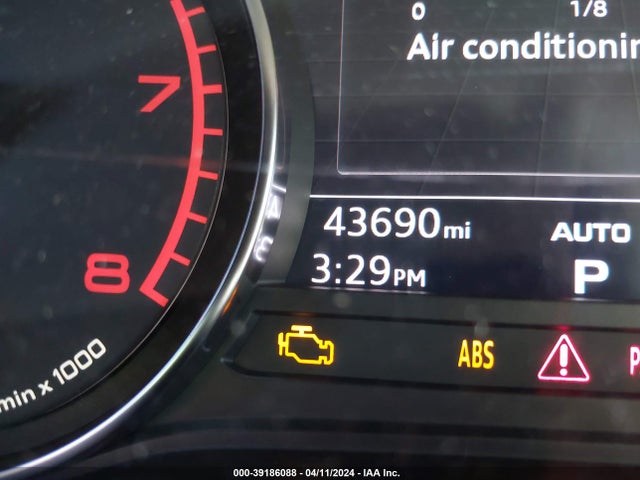 Audi A4 40 Premium/40 Titanium Premium 2019 WAUGMAF45KN004454 Image 16