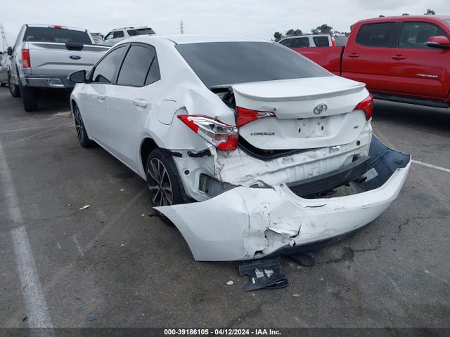 Toyota COROLLA SE 2017 5YFBURHE8HP691670 Image 3