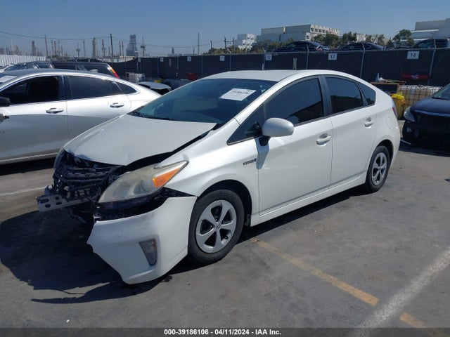 Toyota Prius Four 2014 JTDKN3DU2E1751434 Image 2