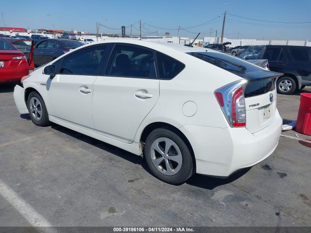 Toyota Prius Four 2014 JTDKN3DU2E1751434 Image 3