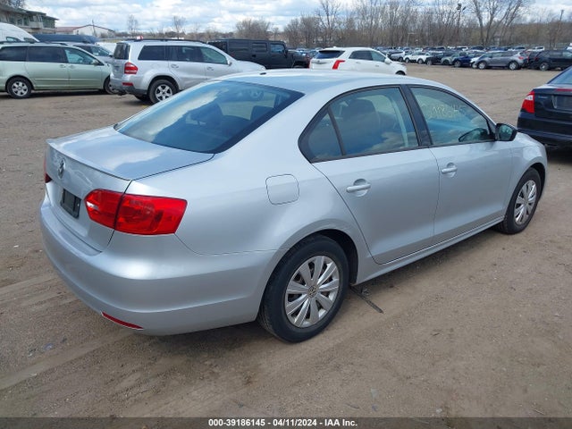 3VW2K7AJ2EM226514 Volkswagen Jetta 2.0l S