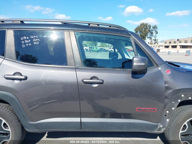 ZACCJBCBXHPF27813 Jeep Renegade Trailhawk 4x4