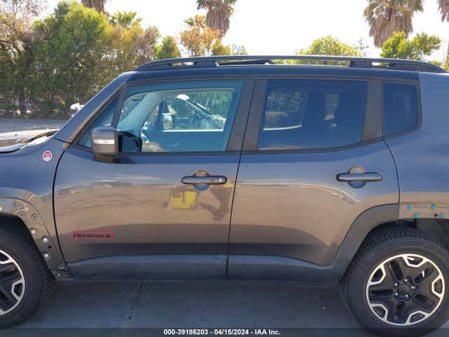 ZACCJBCBXHPF27813 Jeep Renegade Trailhawk 4x4