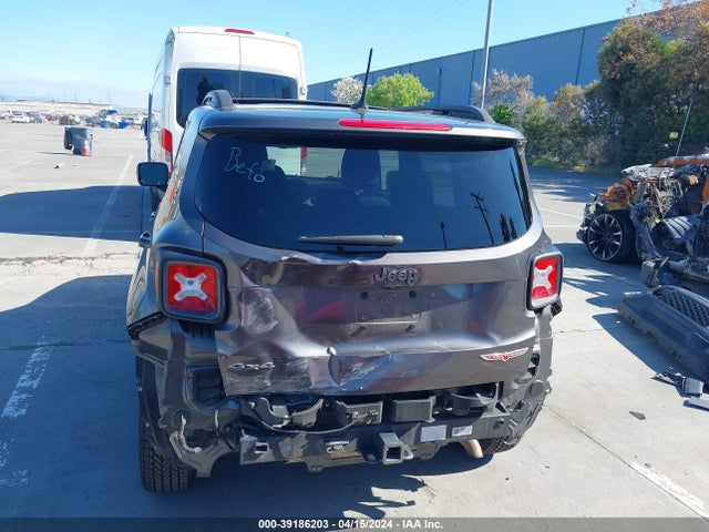ZACCJBCBXHPF27813 Jeep Renegade Trailhawk 4x4