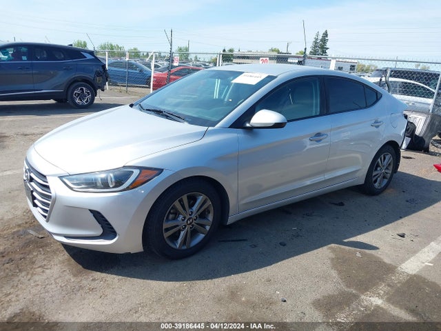 Hyundai ELANTRA SEL 2018 5NPD84LF5JH256205 Image 2