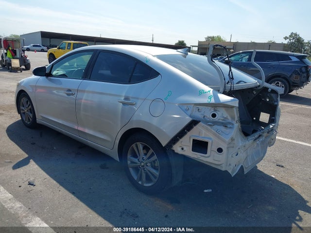 Hyundai ELANTRA SEL 2018 5NPD84LF5JH256205 Image 3