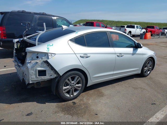 Hyundai ELANTRA SEL 2018 5NPD84LF5JH256205 Image 4