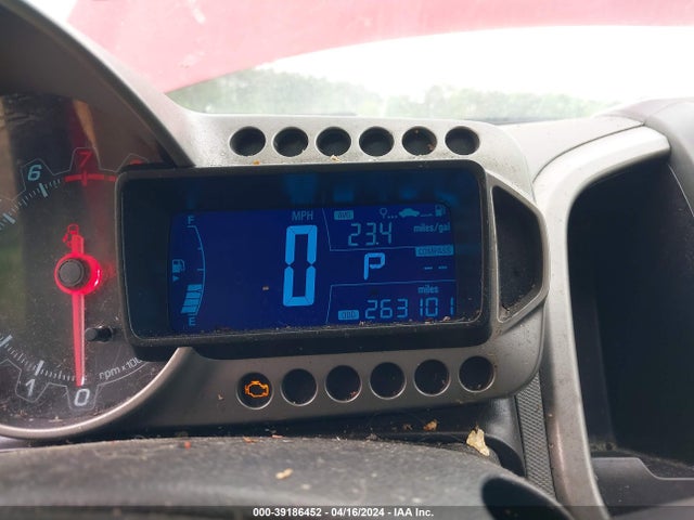Chevrolet Sonic Lt Auto 2015 1G1JC5SH5F4171588 Image 7