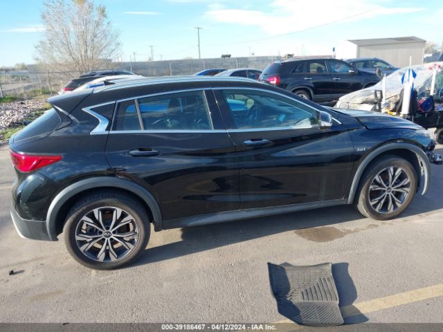 SJKCH5CR4JA052026 Infiniti Qx30 Luxury