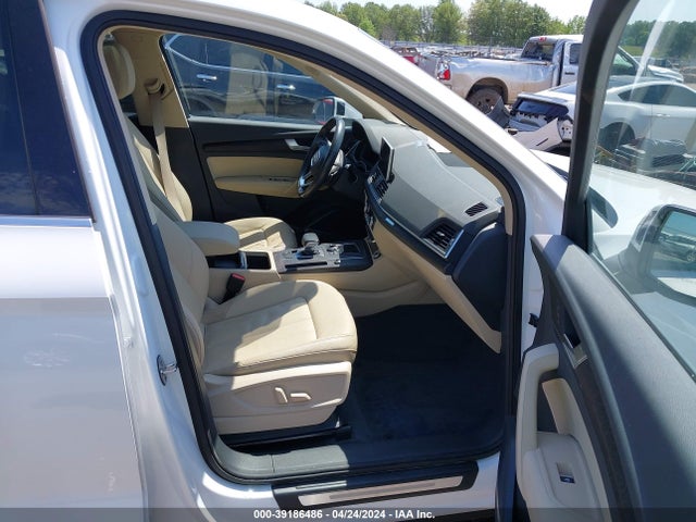 WA1CNAFY1J2219356 Audi Q5 2.0t Premium/2.0t Tech Premium