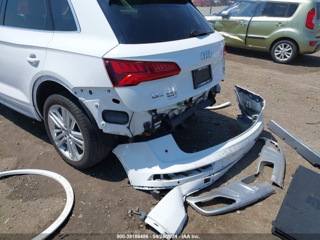 WA1CNAFY1J2219356 Audi Q5 2.0t Premium/2.0t Tech Premium