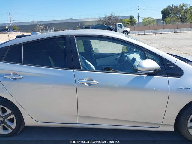 Toyota Prius Four Touring 2017 JTDKARFU7H3029915 Image 13