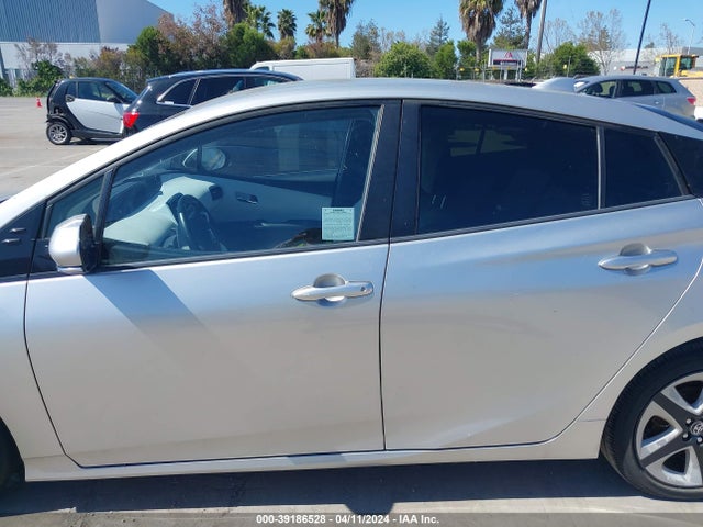 Toyota Prius Four Touring 2017 JTDKARFU7H3029915 Image 14