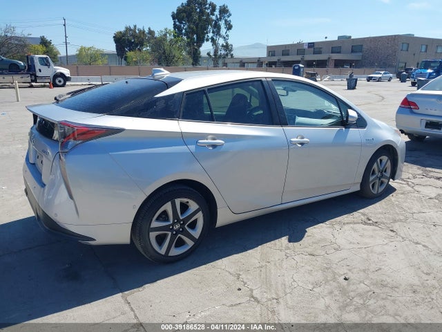 Toyota Prius Four Touring 2017 JTDKARFU7H3029915 Image 4