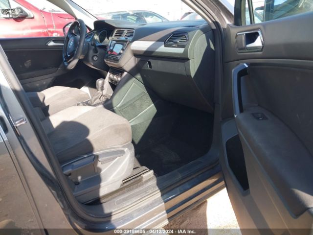 3VV0B7AX0JM016746 Volkswagen Tiguan 2.0t S