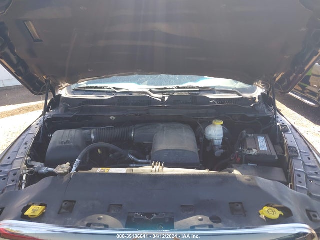 1C6RR6GG2JS298776 RAM 1500 Slt Quad Cab 4x2 6'4 Box