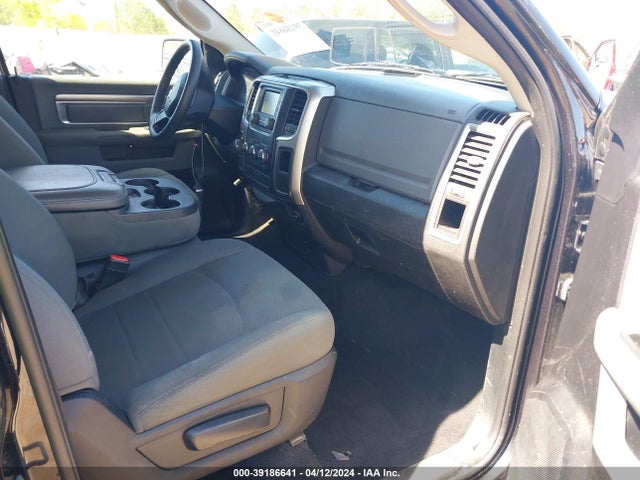 1C6RR6GG2JS298776 RAM 1500 Slt Quad Cab 4x2 6'4 Box