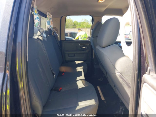 1C6RR6GG2JS298776 RAM 1500 Slt Quad Cab 4x2 6'4 Box