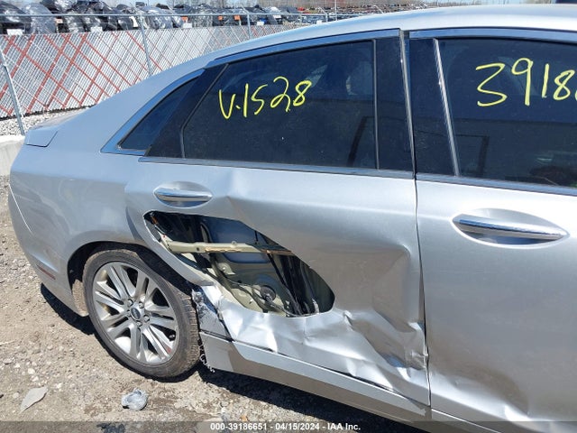 3LN6L2J92FR621528 Lincoln MKZ