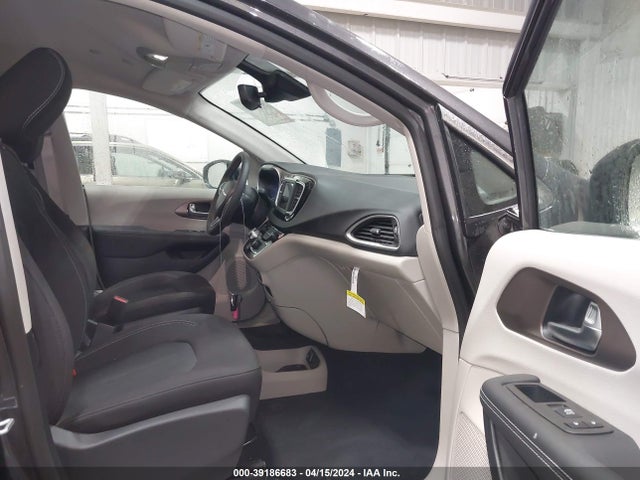 2C4RC1CGXPR591189 Chrysler Voyager Lx