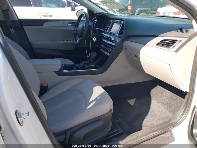 Hyundai SONATA SE 2018 5NPE24AF0JH704083 Image 5