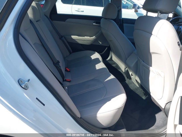 Hyundai SONATA SE 2018 5NPE24AF0JH704083 Image 8