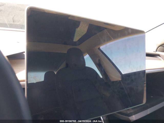 5YJ3E1EB7KF511563 Tesla Model 3 Long Range/performance