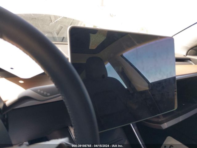 5YJ3E1EB7KF511563 Tesla Model 3 Long Range/performance
