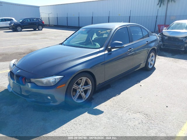 BMW 320i 2014 WBA3B1C55EK133110 Image 2