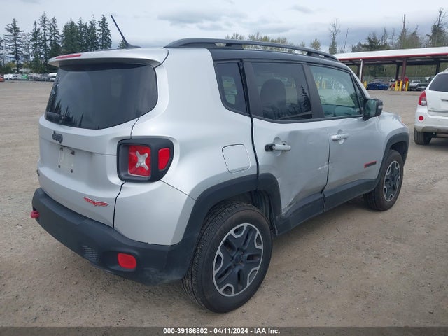 Jeep Renegade Trailhawk 2015 ZACCJBCT3FPB96045 Image 4
