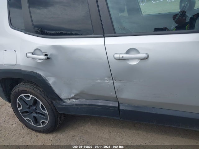 Jeep Renegade Trailhawk 2015 ZACCJBCT3FPB96045 Image 6