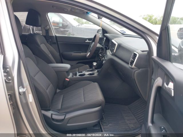 KNDPMCAC1M7912582 KIA Sportage Lx