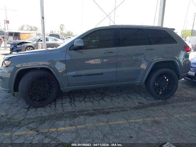 1C4RJEAG1NC154039 Jeep Grand Cherokee Wk Laredo X 4x2