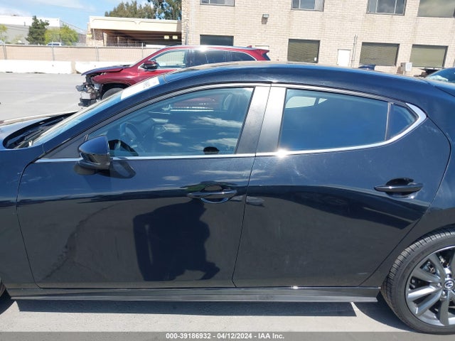 Mazda Mazda3 Preferred Package 2019 JM1BPAMM6K1136881 Image 14