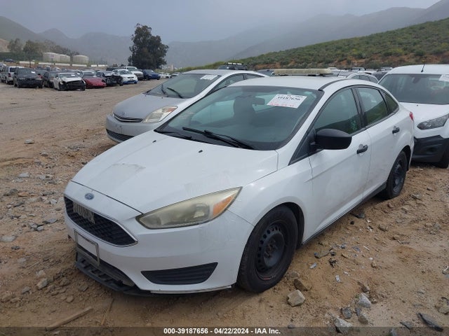 Ford FOCUS S 2016 1FADP3E24GL320767 Image 2