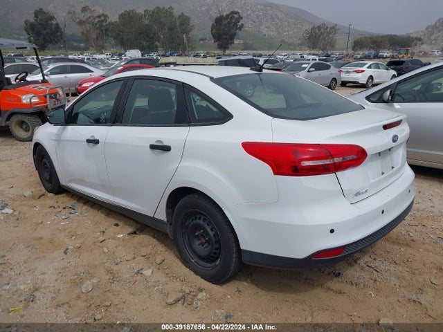 Ford FOCUS S 2016 1FADP3E24GL320767 Image 3