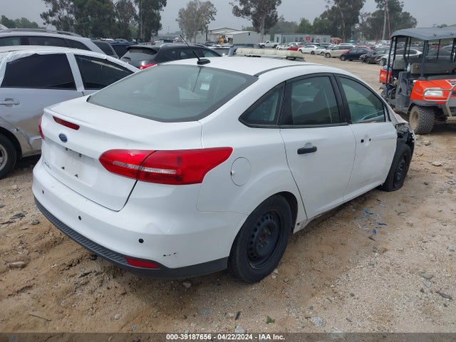 Ford FOCUS S 2016 1FADP3E24GL320767 Image 4
