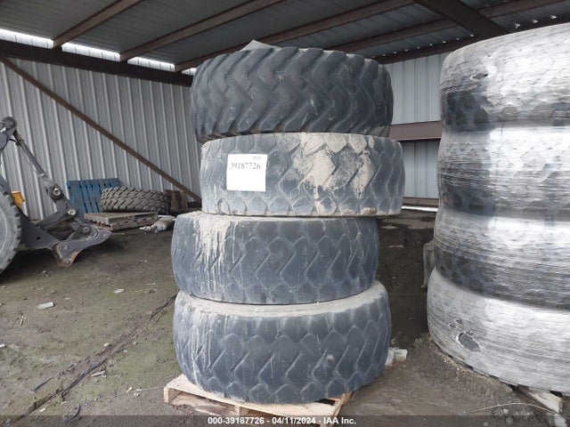Aukcja sprzedaży 2019 20.5r25 Tires, vin: 99999999999999999, numer aukcji: 39187726
