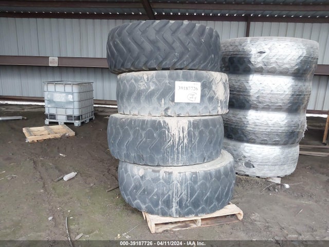 Aukcja sprzedaży 2019 20.5r25 Tires, vin: 99999999999999999, numer aukcji: 39187726