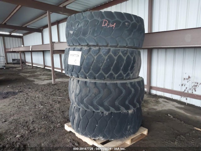 Aukcja sprzedaży 2019 20.5r25 Tires, vin: 99999999999999999, numer aukcji: 39187728