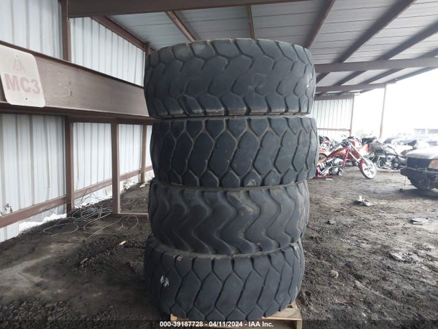 Aukcja sprzedaży 2019 20.5r25 Tires, vin: 99999999999999999, numer aukcji: 39187728