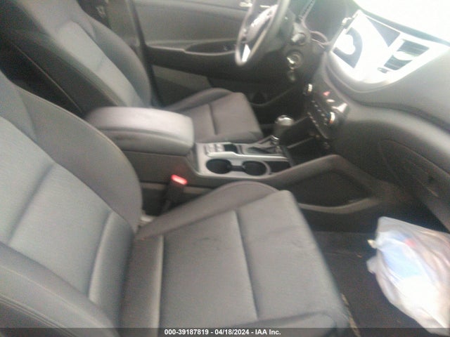 Hyundai TUCSON SE 2017 KM8J3CA48HU588194 Image 5