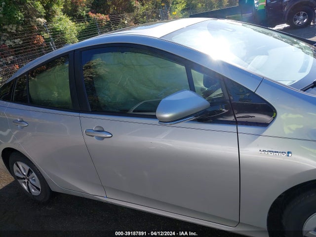 Toyota Prius Four 2018 JTDKARFUXJ3059738 Image 12