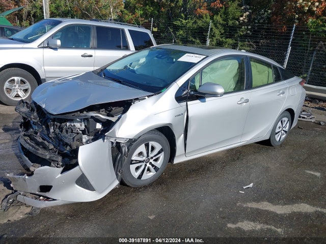 Toyota Prius Four 2018 JTDKARFUXJ3059738 Image 2