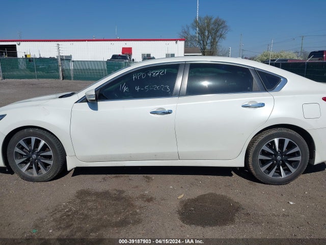 Nissan Altima 2.5 Sv 2018 1N4AL3AP3JC161408 Image 14